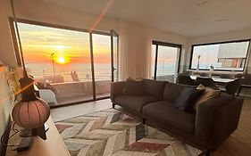 Custodio Sea Home